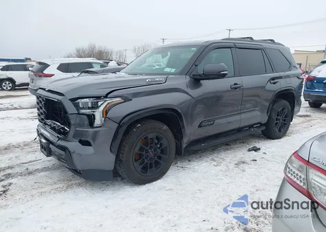 2024 Toyota Sequoia Platinum z USA, uszkodzony, nr VIN 7SVAAABA8RX032475